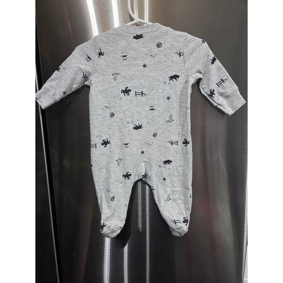 5/$15 Ribbed Gray Southwestern Print Sleeper - Carter's - 3mo - Picture 2 of 3
